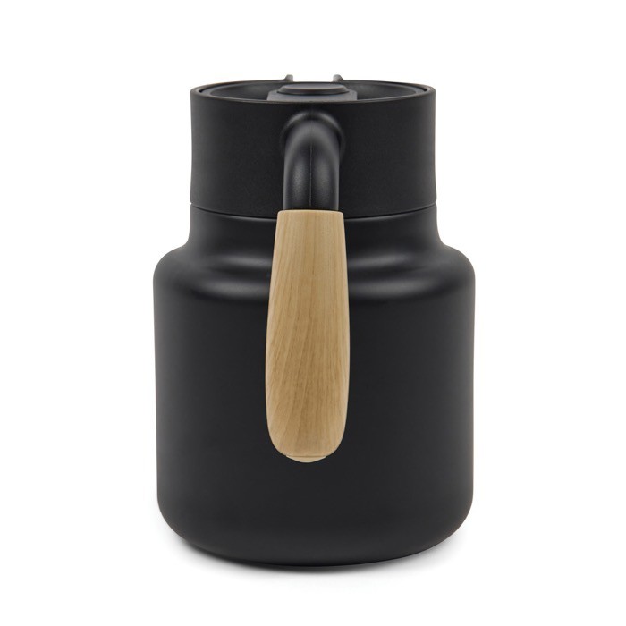 Jarra térmica de acero inoxidable reciclado con tapa antigoteo 1,2L color negro quinta vista Jarra térmica de acero inoxidable reciclado con tapa antigoteo 1,2L color negro quinta vista