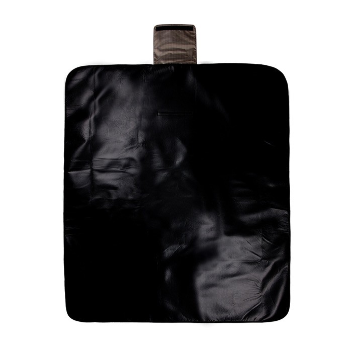 Manta de pícnic en poliéster reciclado con forro polar impermeable color negro tercera vista