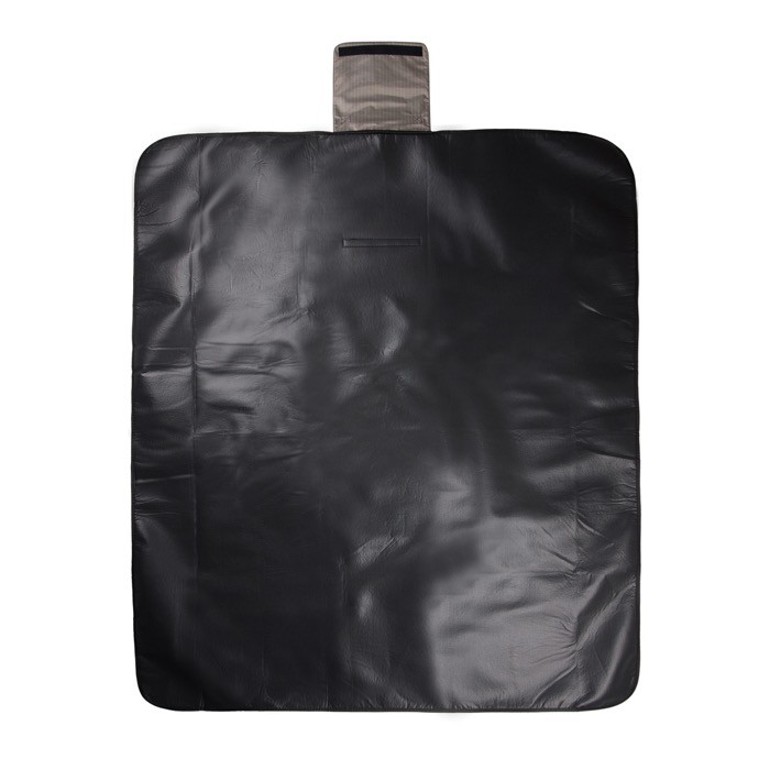 Manta de pícnic en poliéster reciclado con forro polar impermeable color verde tercera vista