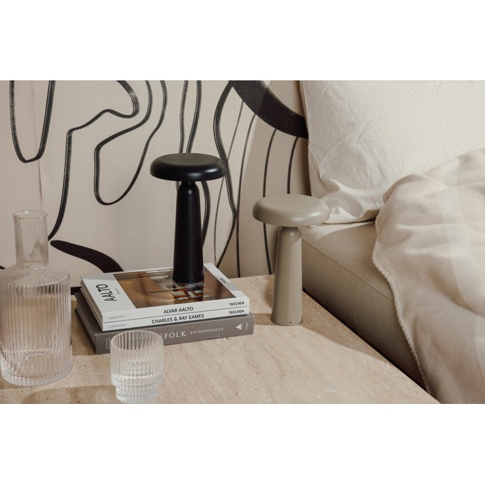 Lámpara de mesa reciclada con luz cálida y blanca regulable por tacto color negro