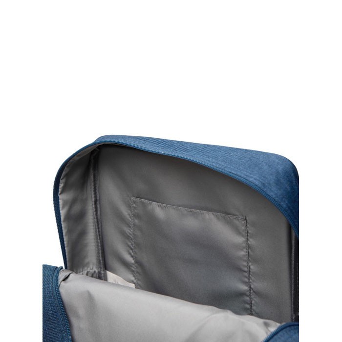 Mochila de viaje ecológica con compartimento lateral para botella color azul quinta vista Mochila de viaje ecológica con compartimento lateral para botella color azul quinta vista