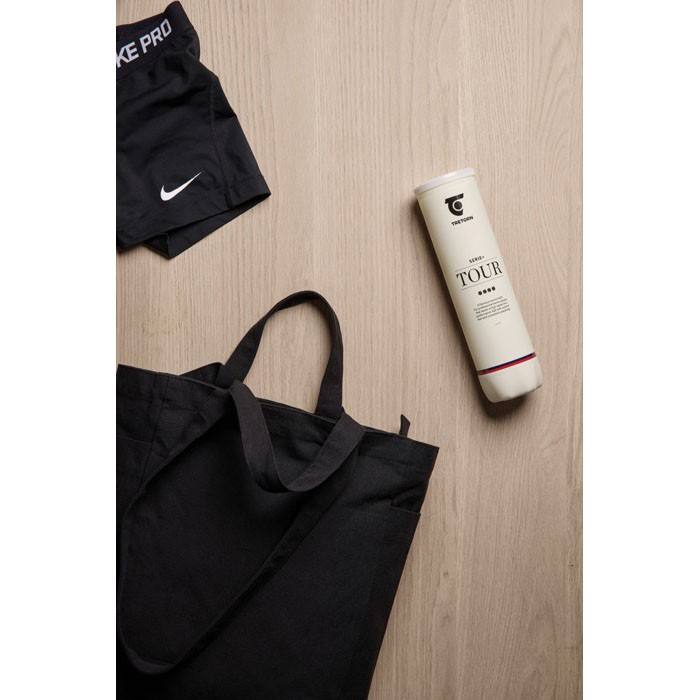 Bolsa con cremallera de lona reciclada con un peso de 400 g/m2 color negro vista de ambiente Bolsa con cremallera de lona reciclada con un peso de 400 g/m2 color negro vista de ambiente