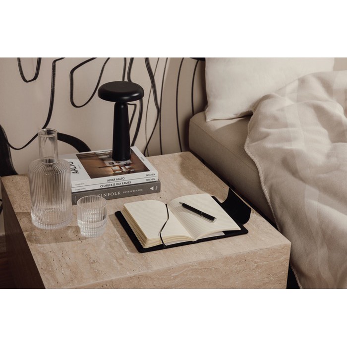 Cuaderno en piel reciclada con diseño elegante A5 hojas a rayas color negro