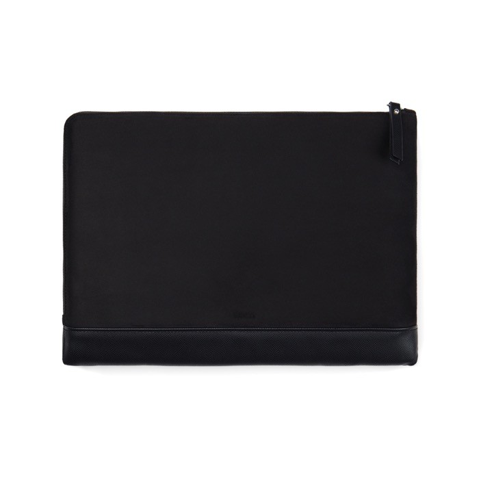Funda para portátil de poliéster reciclado con bolsillo interior 14” color negro tercera vista Funda para portátil de poliéster reciclado con bolsillo interior 14” color negro tercera vista