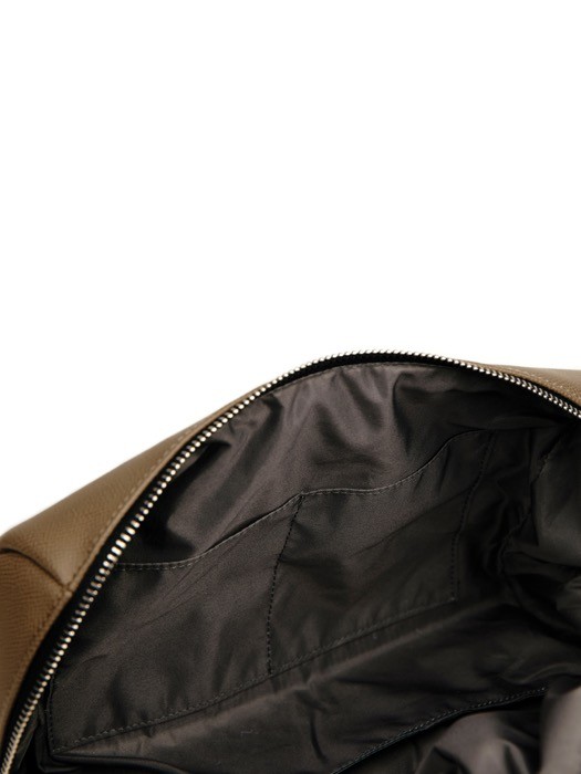 Neceser de viaje de cuero sintético reciclado con cremallera total color marrón séptima vista Neceser de viaje de cuero sintético reciclado con cremallera total color marrón séptima vista