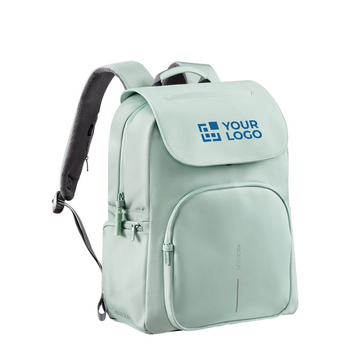 Mochila RPET para PC con solapa antirrobo y cremalleras seguras 16” color verde vista de impresión