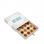 Cofre de 16 trufas decoradas rellenas de varios sabores gourmet color blanco vista principal