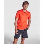 Polo técnico de poliéster reciclado manga corta 125 g/m2 Roly Direct Tormo color naranja oscuro cuarta vista de uso