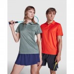 Polo técnico para mujer de poliéster reciclado 125 g/2 Roly Direct Tormo color verde oliva quinta vista de uso