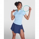 Polo técnico de poliéster piqué para mujer 150 g/m2 Roly Direct Monzha color blanco cuarta vista de uso