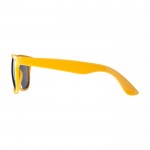 Gafas de sol estilo retro ideales para el aire libre UV400 color amarillo vista lateral
