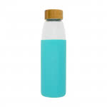 Botella de cristal con funda de silicona color turquesa vista delantera