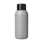 Botella de viaje con aro metálico color gris vista delantera