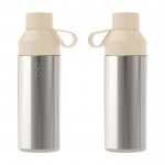 Botella hecha de materiales reciclados con taza 620ml Ocean Bottle color arena tercera vista