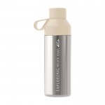 Botella hecha de materiales reciclados con taza 620ml Ocean Bottle color arena vista impresa logo 2