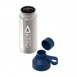 Botella hecha de materiales reciclados con taza 620ml Ocean Bottle color azul marino vista impresa logo 2