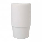 Taza de cerámica con tapa de plástico y asa grande 450ml color blanco segunda vista frontal