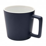 Taza de cerámica con acabado mate y asa en forma cuadrada 370ml color azul marino segunda vista