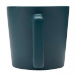 Taza de cerámica con acabado mate y asa en forma cuadrada 370ml color azul grisáceo segunda vista trasera