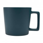 Taza de cerámica con acabado mate y asa en forma cuadrada 370ml color azul grisáceo vista lateral