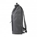 Mochila enrollable de RPET 600D con cierre de velcro y hebilla color gris tercera vista