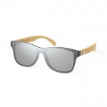 Gafas de sol con varillas de bambú y lente negro efecto espejo color madera primera vista
