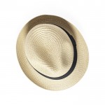 Sombrero ajustable desde el interior con cinta negra para personalizar tercera vista