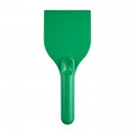 Raspador de hielo grande de plástico reciclado con mango color verde segunda vista frontal