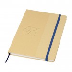Libreta de tapa de cartón reciclado con elástico A5 hojas a rayas color azul marino vista detalle con logo