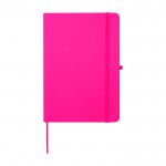 Cuaderno con esquinas redondeadas y tapa suave A5 hojas a rayas color rosa segunda vista frontal