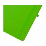 Cuaderno con esquinas redondeadas y tapa suave A5 hojas a rayas color verde lima vista detalle 1