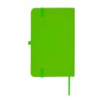 Libreta de tapa dura con cubierta de tacto suave A6 hojas a rayas color verde lima segunda vista trasera