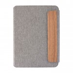 Portafolio ecológico con cierre de madera de nogal A5 hojas a rayas color gris segunda vista frontal