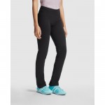 Pantalón sport largo ajustado de algodón y elastano 280 g/m2 Roly Direct Box color negro tercera vista de uso