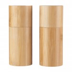 Set de 2 molinillos hechos de bambú para especias con tapón a juego color marrón cuarta vista