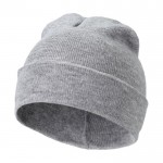 Elegante gorro de invierno para publicidad color gris