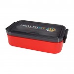 Fiambrera de plástico con cubiertos a juego y amplio compartimiento color rojo