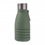Botella de silicona plegable con tapa de acero y mosquetón 550ml color verde tercera vista