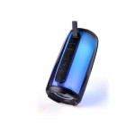 Altavoz negro con múltiples modos de iluminación ideal para exteriores tercera vista