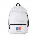 Mochila publicitaria de estilo juvenil color blanca con logo