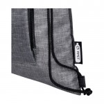 Bolsa tipo saco con bolsillo color gris vista detalle 1
