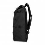 Mochila de poliéster reciclado 900D de gran capacidad con correas color negro vista lateral
