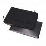 Funda de poliéster reciclado para PC con interior acolchado Case Logic Invigo 14” color negro segunda vista