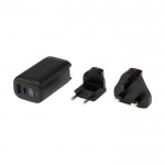 Adaptador de viaje EU/UK/USA con puertos Tipo-C y USB A color negro
