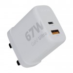 Cargador con enchufe británico hecho de plástico reciclado 67W color blanco