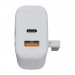 Cargador con enchufe británico hecho de plástico reciclado 67W color blanco segunda vista