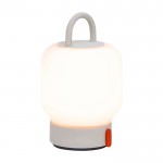 Lámpara portátil tipo farol que aporta iluminación suave Kooduu Loome color blanco