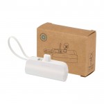 Batería externa 2 en 1 de plástico reciclado con soporte plegable color blanco tercera vista