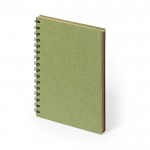 Cuaderno de cartón reciclado color verde primera vista