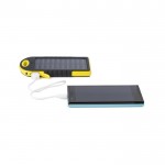 Batería externa solar con una linterna en el lateral 4.000 mAh tercera vista